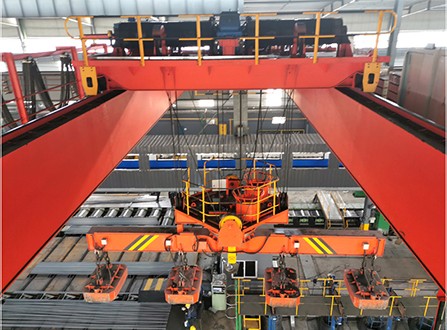 Electromagnetic Overhead Crane with Slewing Carrier Beam