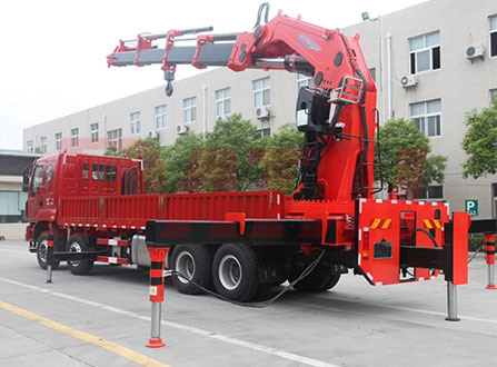 Knuckle Boom Crane